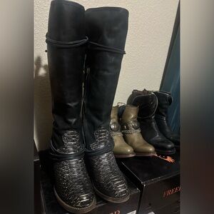 Freebird Grey Python Coal Sz 8